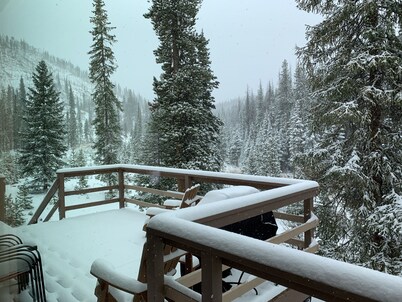 Borders Nat'l Forest at a Trailhead.  3.3 Miles to Winter Park Resort. Sleeps 12