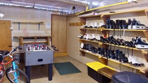 المنشأة من الداخل