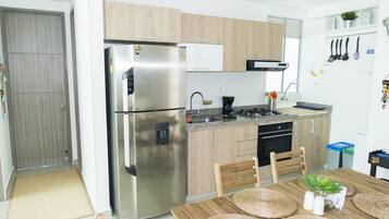 Fridge, microwave, oven, stovetop