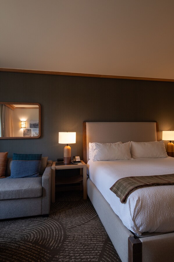 In-room safe, iron/ironing board, WiFi, bed sheets
