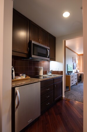 Fridge, microwave, stovetop, coffee/tea maker