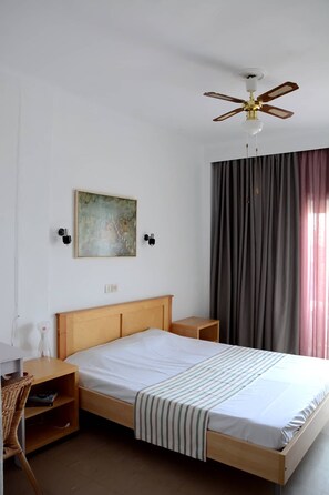 Standard Double Room, Balcony, Sea View | In-room safe, desk, laptop workspace, blackout curtains - Ammos Hotel (Thermaikos)