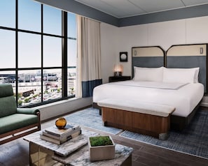 In-room safe, blackout curtains, iron/ironing board, free WiFi - Thompson Washington D.C., by Hyatt (Washington)