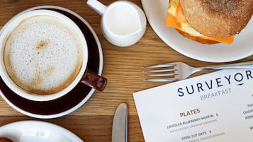 Desayuno completo todos los días (con cargo)