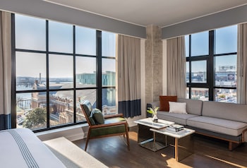 Junior Studio Suite, 1 King Bed | In-room safe, blackout drapes, iron/ironing board, free WiFi at Thompson Washington D.C., by Hyatt