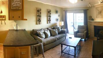 Smart TV, fireplace, DVD player