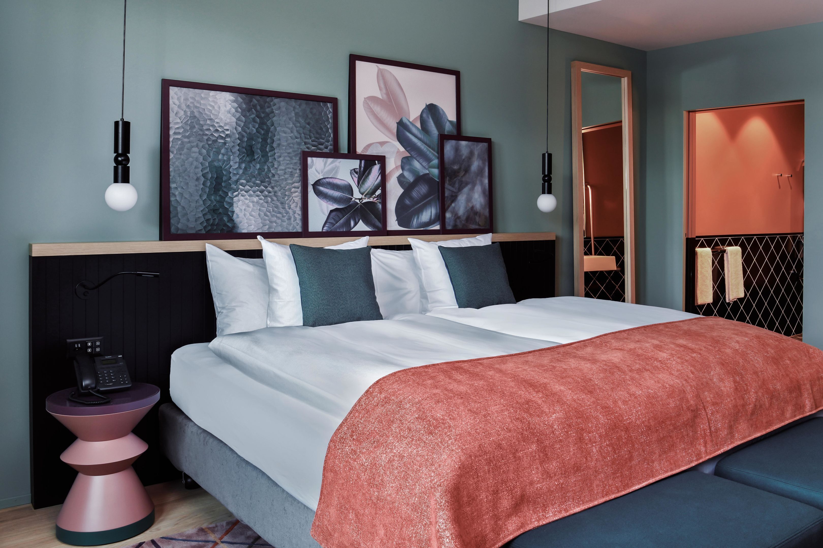 Hypo-allergenic bedding, minibar, in-room safe, desk