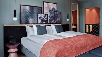 Hypo-allergenic bedding, minibar, in-room safe, desk