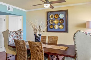 Dining - Sandpiper Condominiums 603L, Panoramic Gulf Views w/ direct access to Mustang Island/Port A beaches. (Port Aransas)
