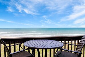 Outdoor dining - Sandpiper Condominiums 603L, Panoramic Gulf Views w/ direct access to Mustang Island/Port A beaches. (Port Aransas)