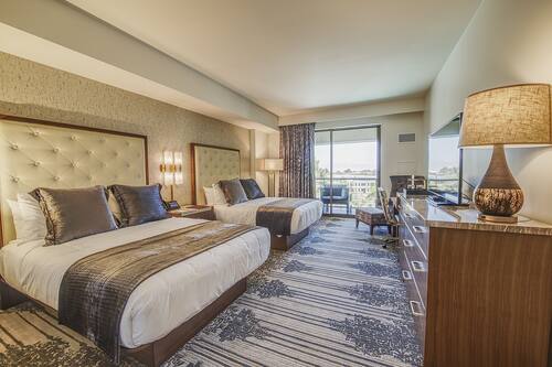 Premium bedding, in-room safe, desk, laptop workspace