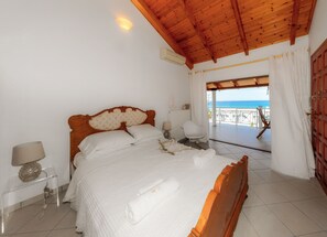 4 Schlafzimmer, Zimmersafe, Bügeleisen/Bügelbrett, WLAN