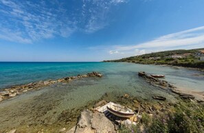 Beach nearby - Villa Eleni-2nd Floor Maisonette with Ocean panorama terrace for up to 8 people (Alikanas)