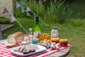 Petit déjeuner anglais servi tous les jours en supplément