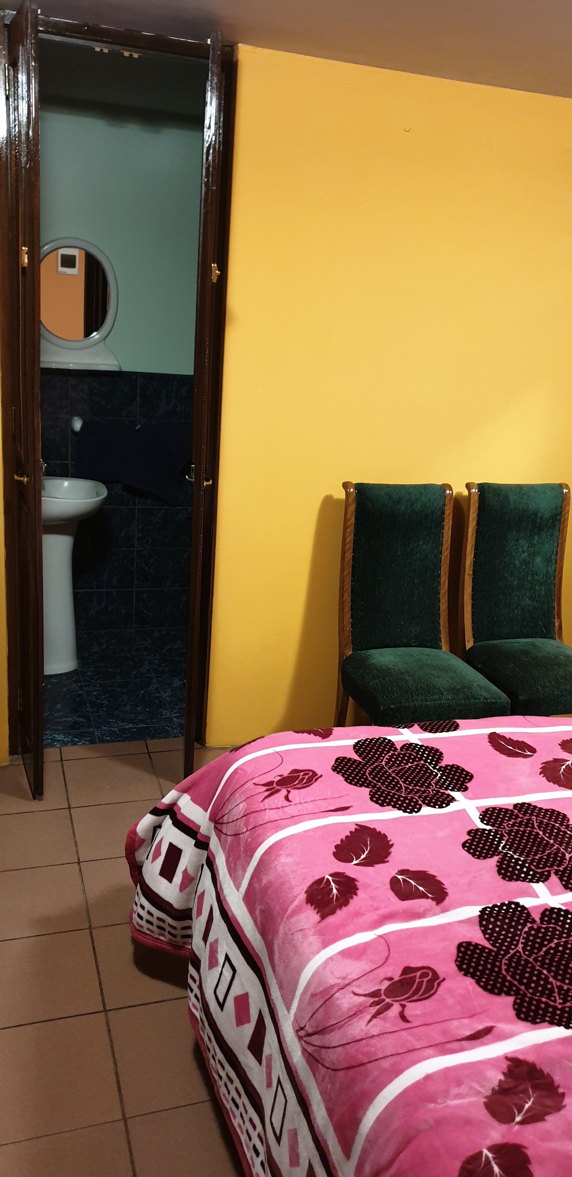 2 多间卧室、WiFi