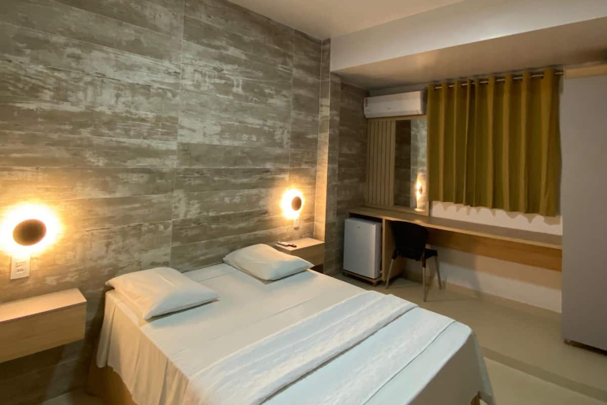 Deluxe-Zimmer | Allergikerbettwaren, Minibar, Schreibtisch, kostenloses WLAN