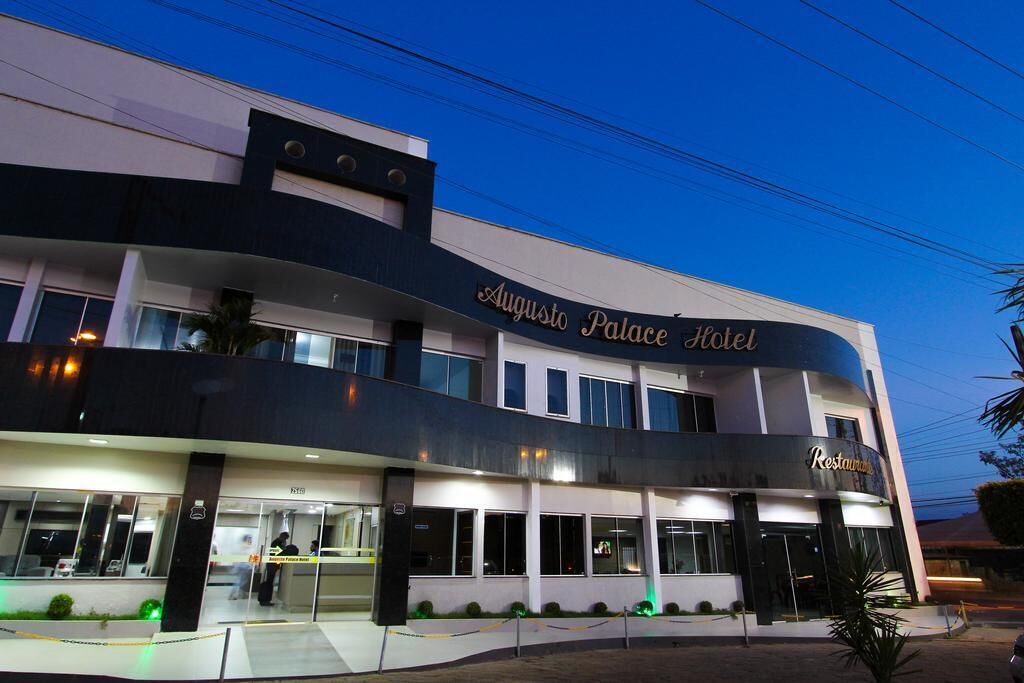 Fasade – kveld/natt