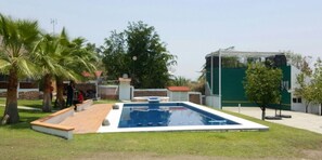 Outdoor pool, sun loungers