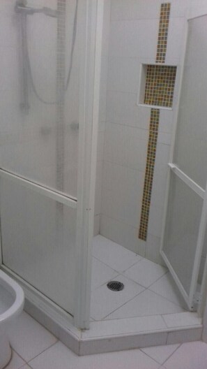 Family House, Multiple Bedrooms, Private Pool (40 People Max) | Bathroom | Shower, towels - Casa Tehuixtla (Jojutla)