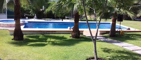 Outdoor pool, sun loungers