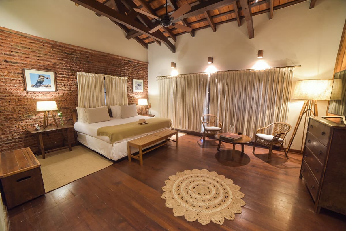 Luxury Cottage, 2 Bedrooms | Egyptian cotton sheets, premium bedding, down comforters, pillowtop beds