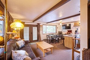 Télévision, cheminée