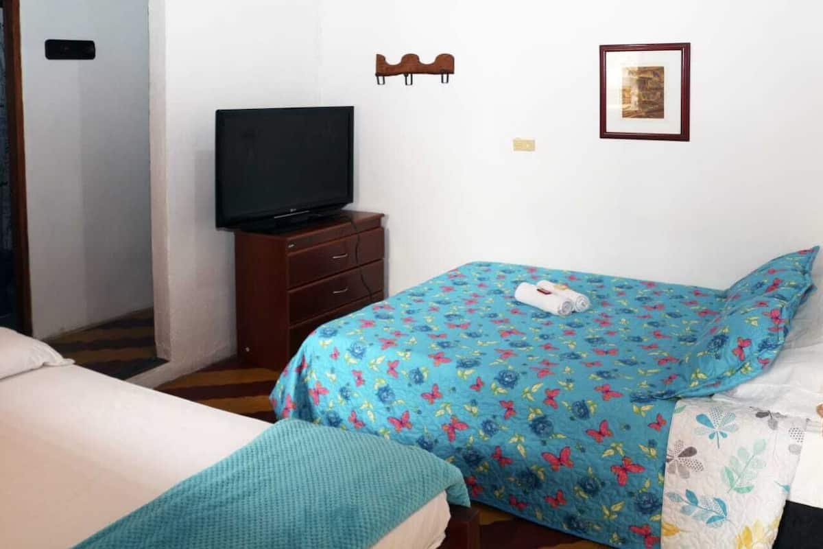 Basic-Doppel- oder -Zweibettzimmer