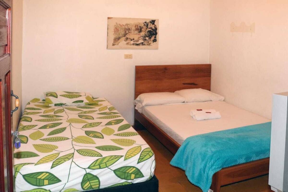 Bügeleisen/Bügelbrett, kostenloses WLAN, Bettwäsche