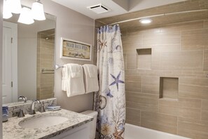 Bathtub, towels