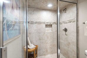 Bañera y toallas