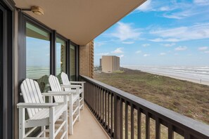 Property grounds - Sandpiper Condominiums 503, Panoramic Gulf Views w/ direct access to Mustang Island/Port A beaches. (Port Aransas)