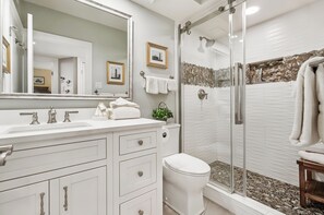 Baignoire, serviettes fournies