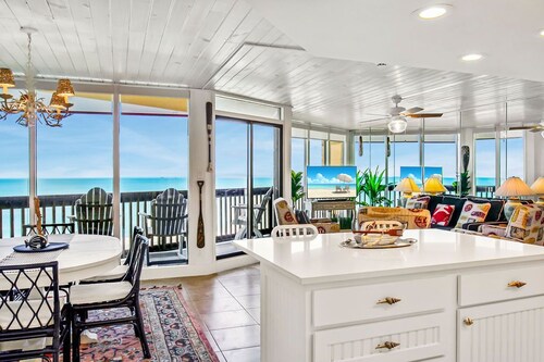 Sandpiper Condominiums 702, Panoramic Gulf Views w/ direct access to Mustang Island/Port A beaches.