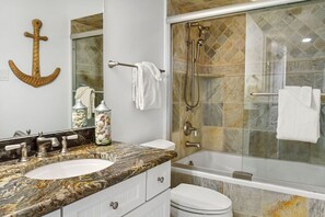 Bathtub, towels