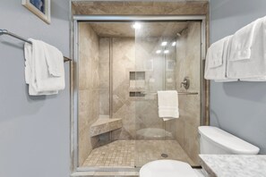 Baignoire, serviettes fournies