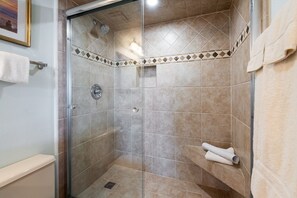 Bathtub - Sandpiper Condominiums 303, Panoramic Gulf Views w/ direct access to Mustang Island/Port A beaches. (Port Aransas)