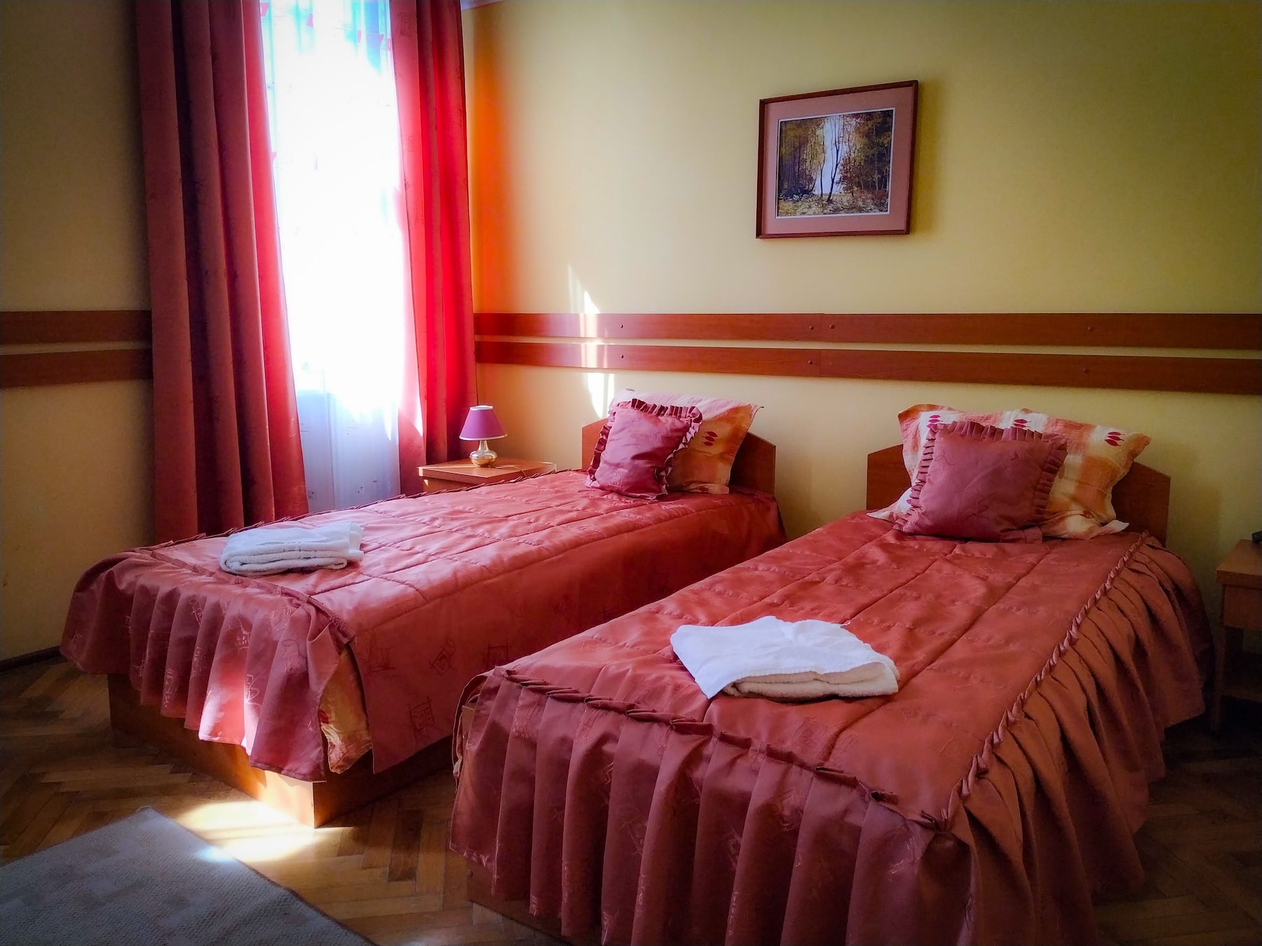 Deluxe-Zimmer | Schreibtisch, schallisolierte Zimmer, Bügeleisen/Bügelbrett