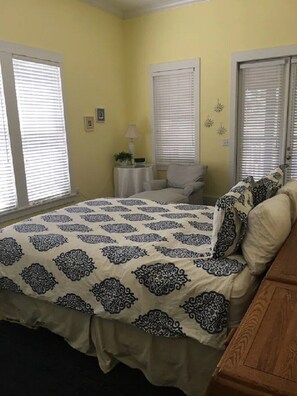 2 chambres, fer et planche à repasser