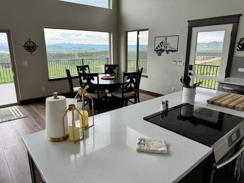 Bull Mountain Lodge ~ Stunning views of valley, lakes and meadow, brand new home