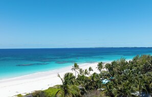 Am Strand, Liegestühle, Strandtücher