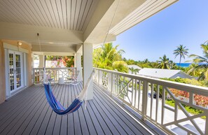 Terrace/patio - Casa DeDe, Classic Bahamian Home with Panoramic Views of the Ocean (Dunmore Town)