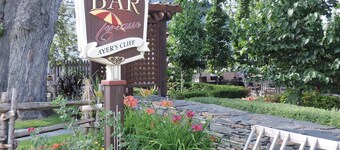 Auberge Ayers Cliff