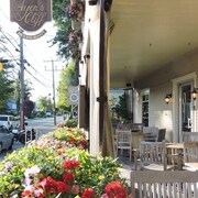 Auberge Ayers Cliff