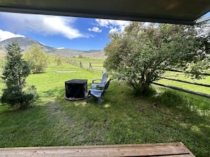 Property grounds - Unique Yellowstone Camping Glamping Getaway.   RV on Solo Sight w/ Full Hookups (Gardiner)