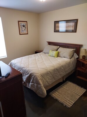 3 bedrooms, iron/ironing board, travel cot, free WiFi