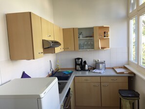 Kühlschrank, Ofen, Herdplatte, Geschirrspüler