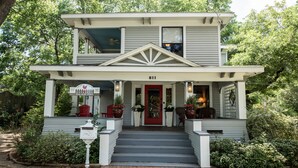 Front of property - Red Gate Inn LLC (McKinney)
