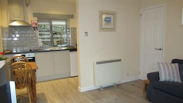 Televisor, llibres i estèreo