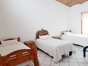 4 chambres, fer et planche à repasser, Wi-Fi, literie fournie