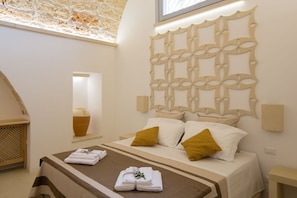 Executive Room | Hypo-allergenic bedding, minibar, individually decorated - Casa Litarà (Cutrofiano)